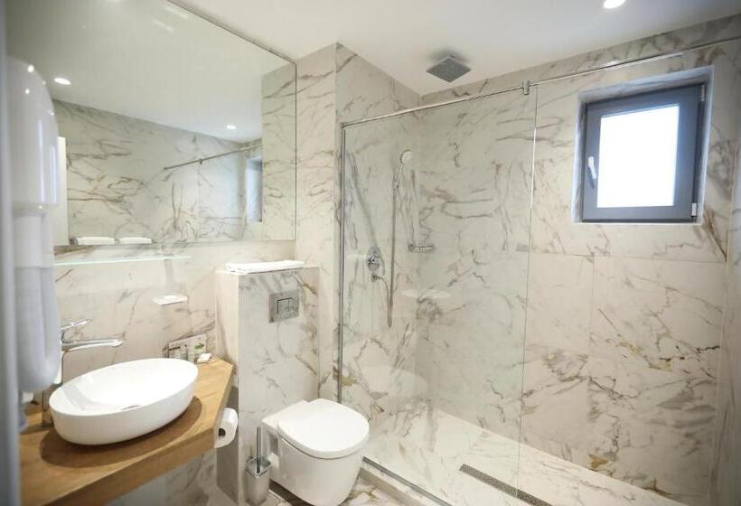 اتاق استاندارد با بالکن, Nautic Luxury Club