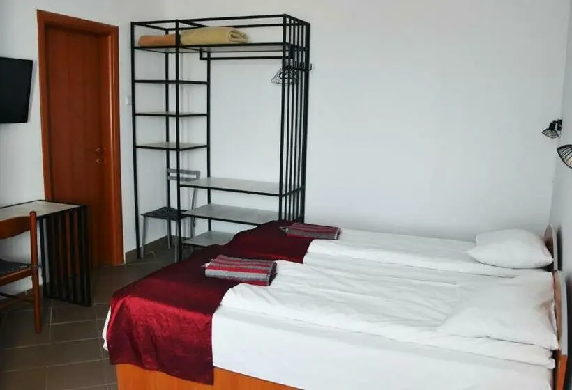 スタンダードルーム, Pension Recidency