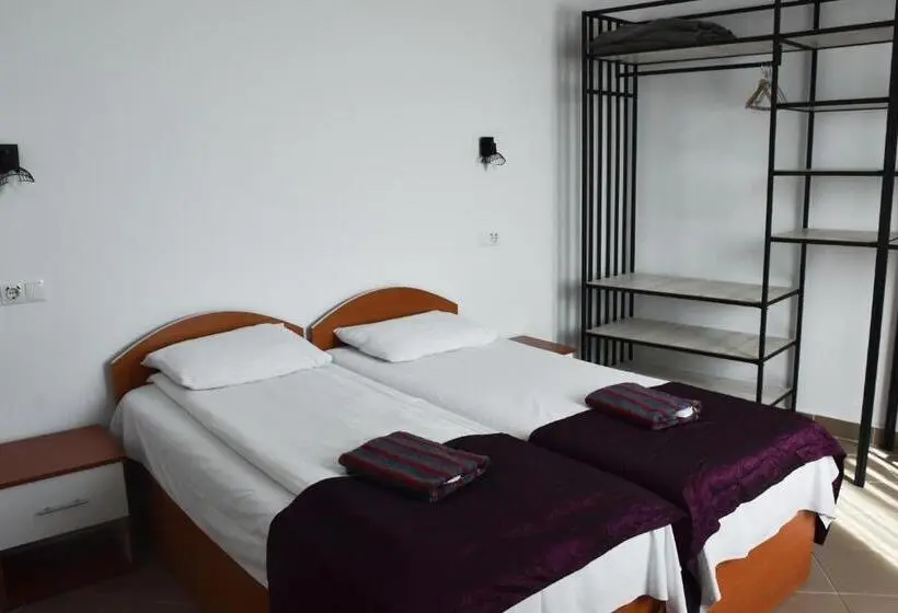 ２ベッドルームアパートメント, Pension Recidency