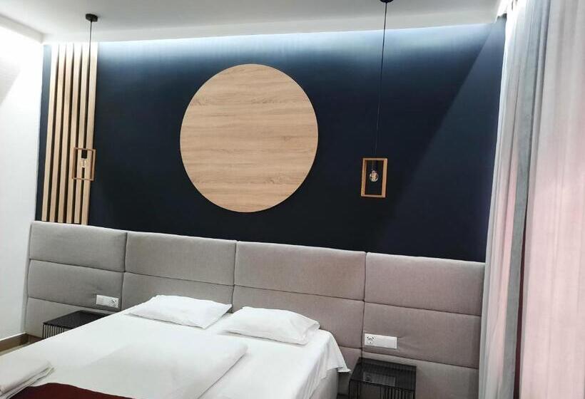 高级大房间, Pension Recidency