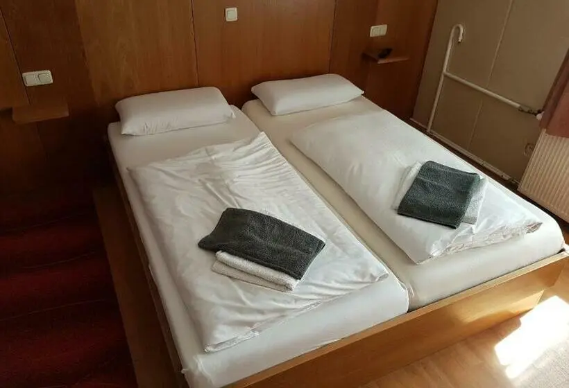 Comfort Kolmen Hengen Huone, Restaurant Sophienaue