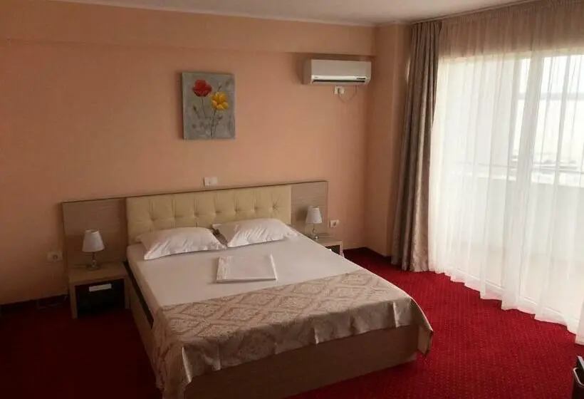 Cameră Standard, Romantic