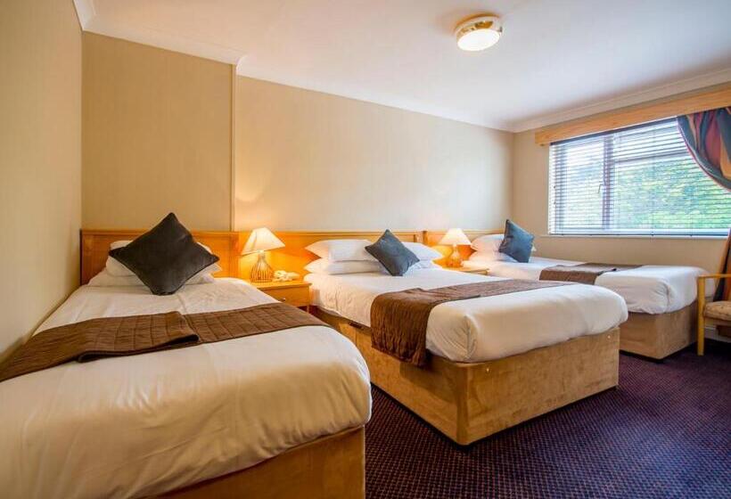 غرفة عائلية مطلّة علي البحر, Smiths