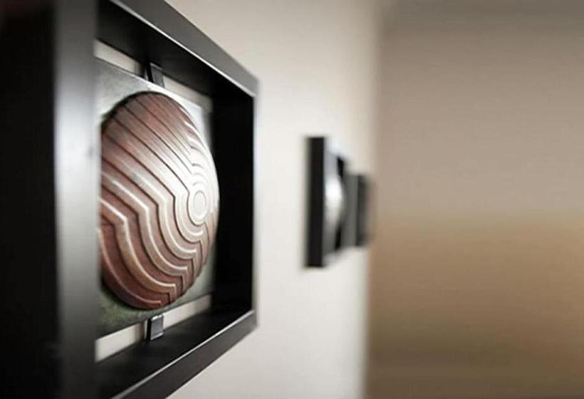 شقة إدارية غرفتين نوم, Smiths