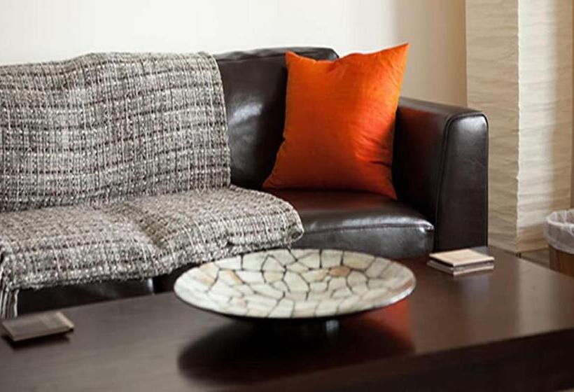 شقة إدارية غرفتين نوم, Smiths