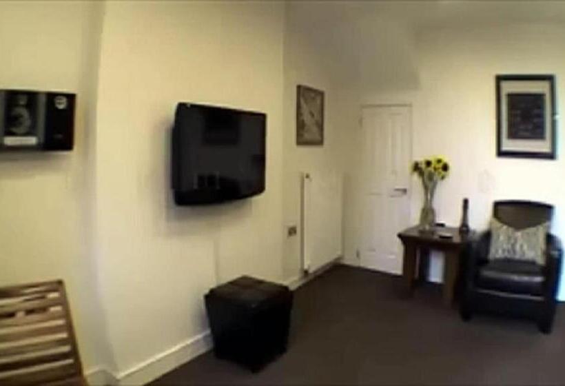 شقة إدارية غرفة واحدة, Smiths