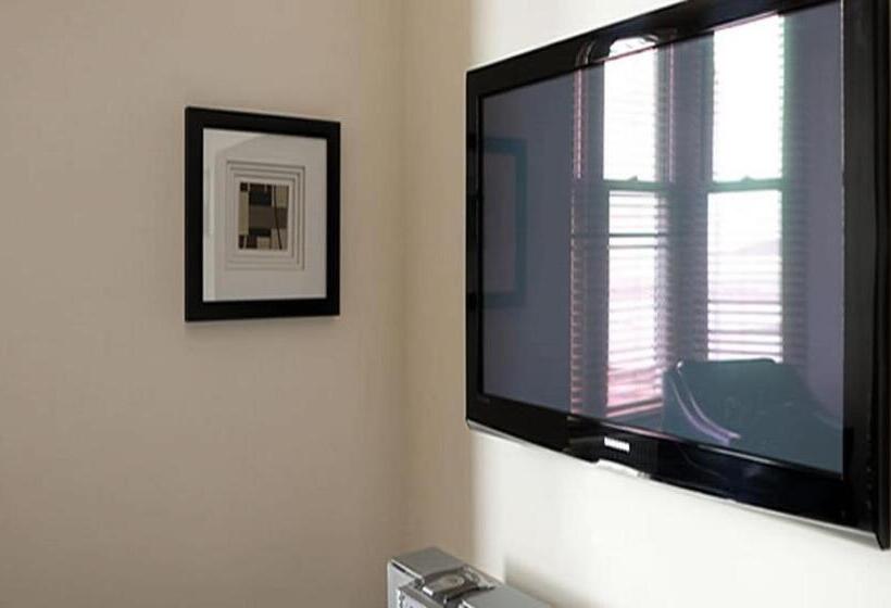 شقة إدارية غرفتين نوم, Smiths