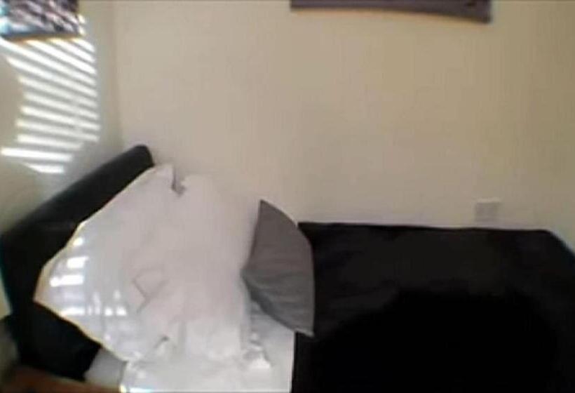 شقة إدارية غرفتين نوم, Smiths