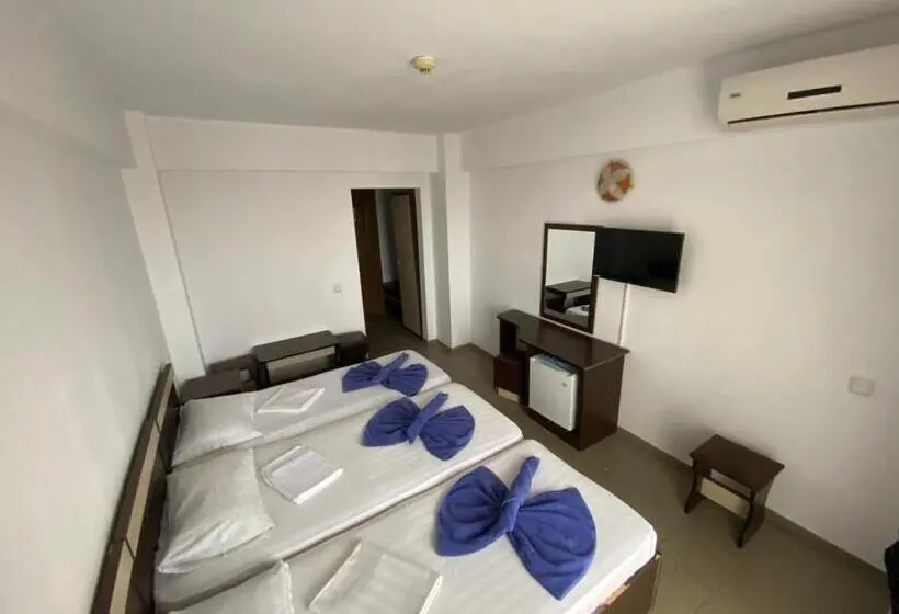 اتاق استاندارد سه نفره, Tiberius Residence
