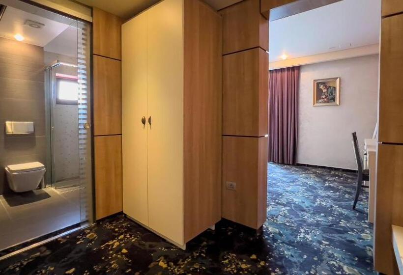 스탠다드 룸, Tolea