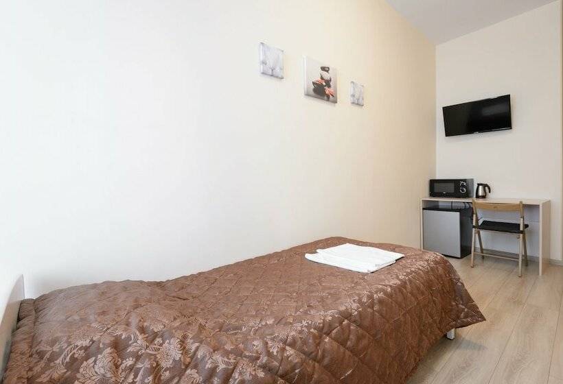 Comfort Yhden Hengen Huone, Superhostel On Nevsky 130