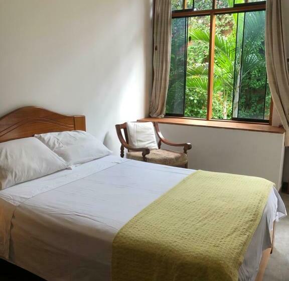 Номер Стандарт, Alojamiento Familiar Custodia