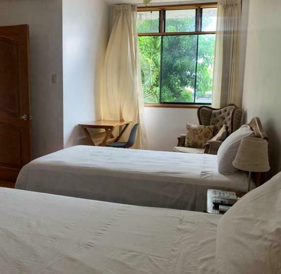 Номер Стандарт, Alojamiento Familiar Custodia