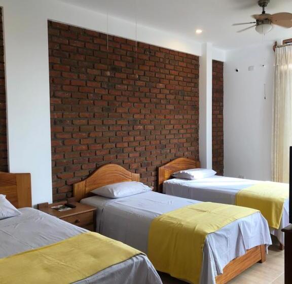 Трехместный Номер Стандарт Вид на Сад, Alojamiento Familiar Custodia