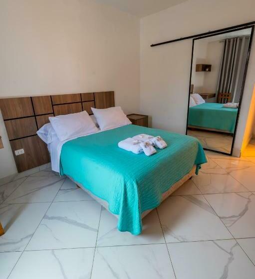 수피리어 룸, Los Esteros