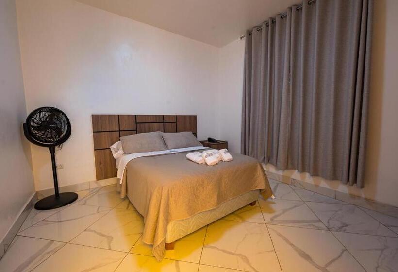 디럭스 룸, Los Esteros