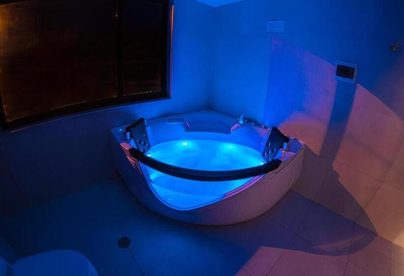 스탠다드 자쿠지 룸, Los Esteros