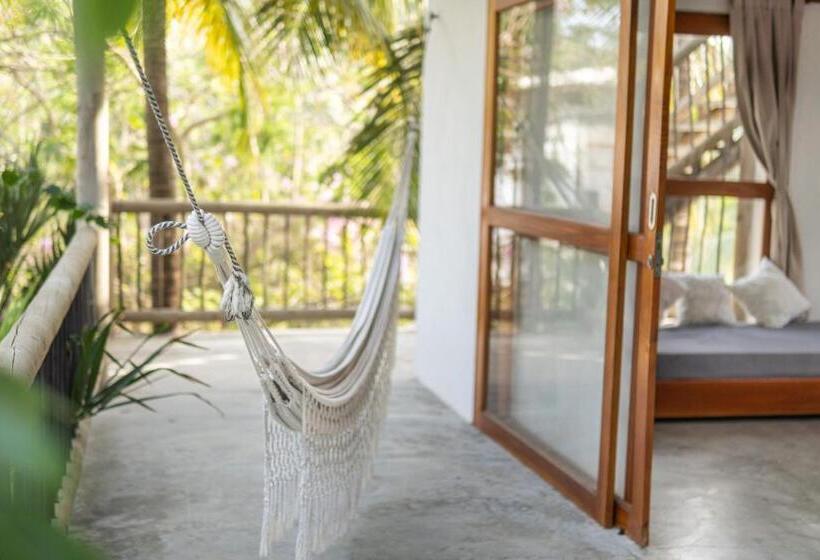 اتاق لوکس سه تخته, Casa Coraje