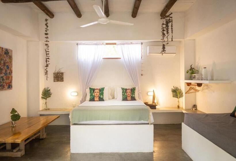 اتاق لوکس سه تخته, Casa Coraje