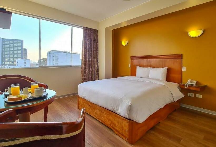 行政房间, 44 Vip