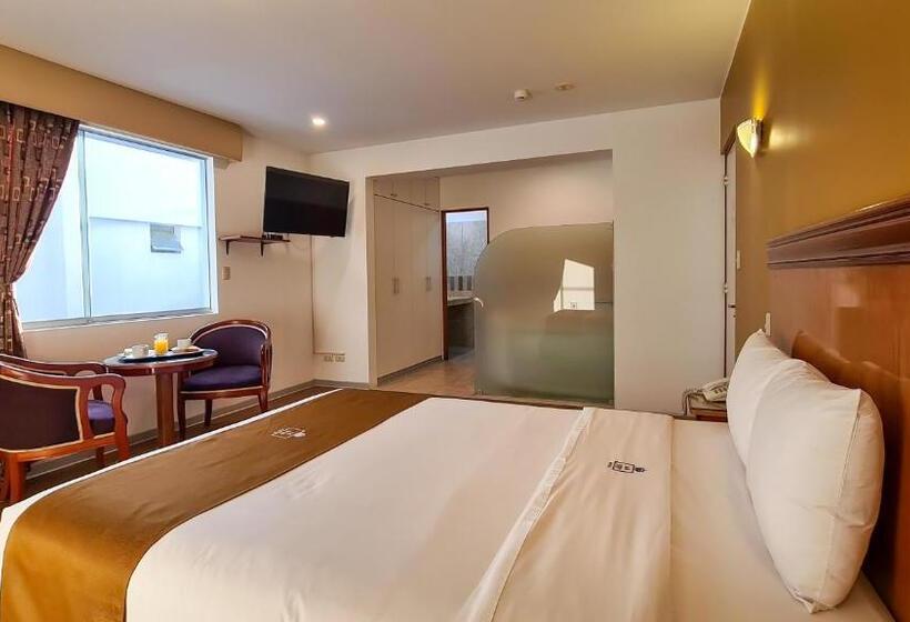 带按摩浴盆的套房, 44 Vip