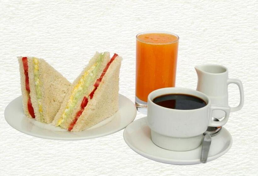 패밀리 룸, Bracamonte