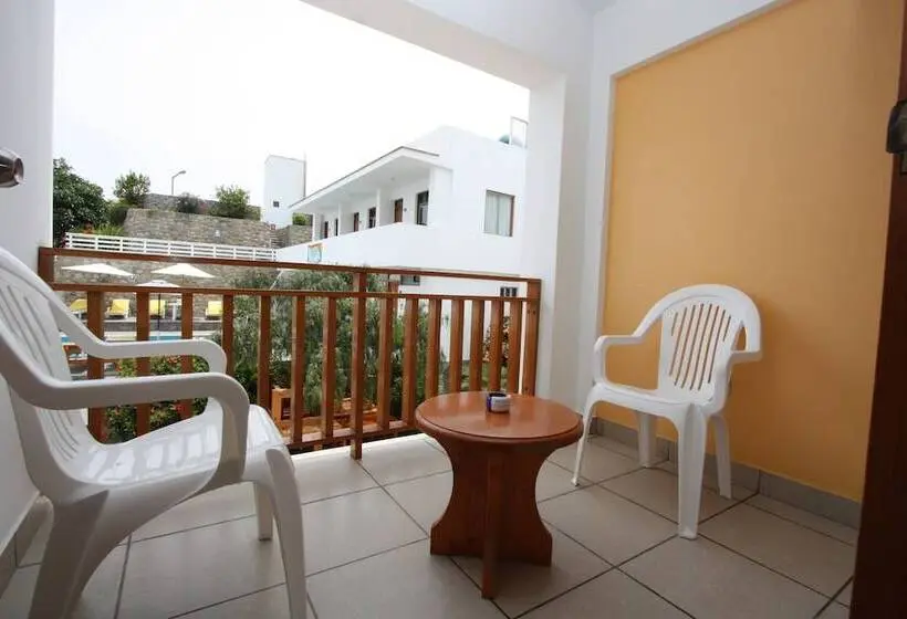 Chambre Executive, Bracamonte