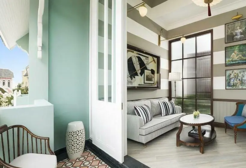 Suite King Bed