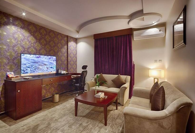 Suite Deluxe, Lavona