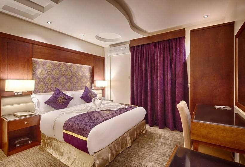 Camera Standard, Lavona