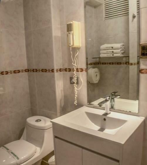 标准三人间, Lexus