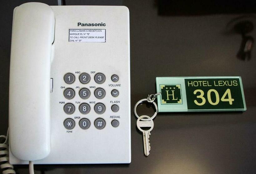 标准三人间, Lexus