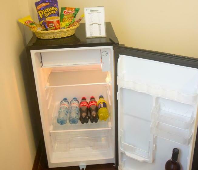 标准三人间, Lexus