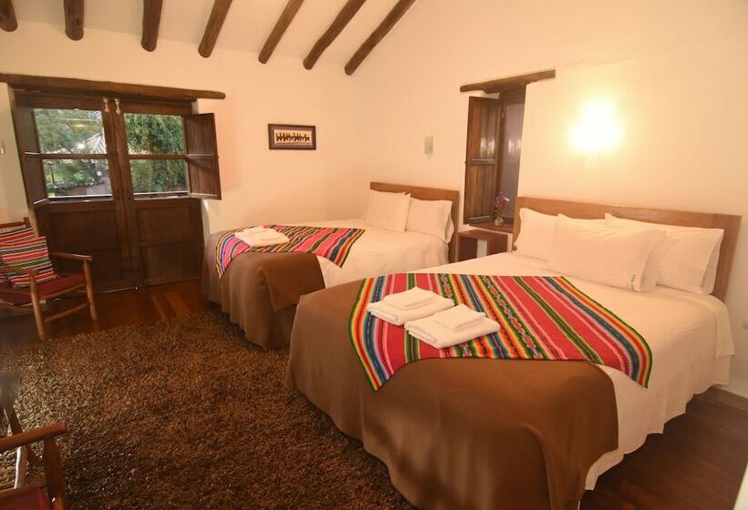 اتاق لوکس, Lizzy Wasi Urubamba