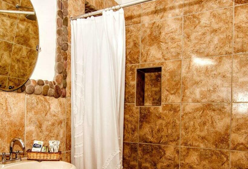 اتاق سوپریور با چشمانداز باغ, Lizzy Wasi Urubamba