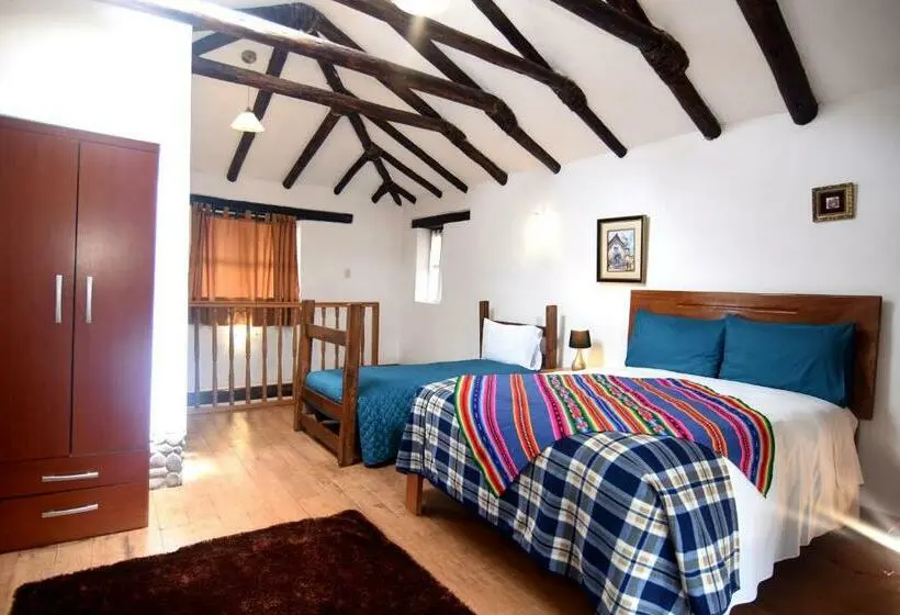سوییت دوبلکس, Lizzy Wasi Urubamba