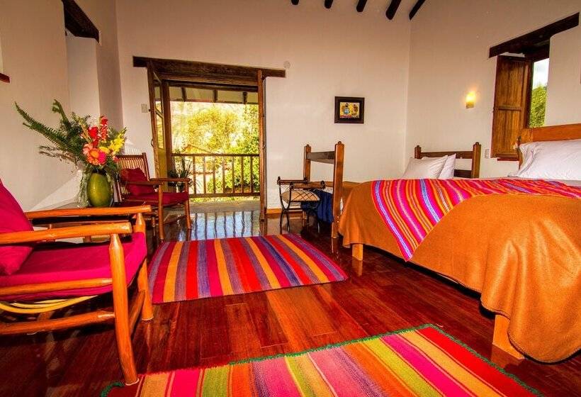 اتاق خانوادگی, Lizzy Wasi Urubamba