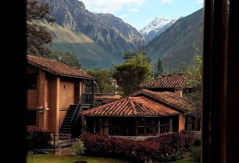 اتاق خانوادگی, Lizzy Wasi Urubamba