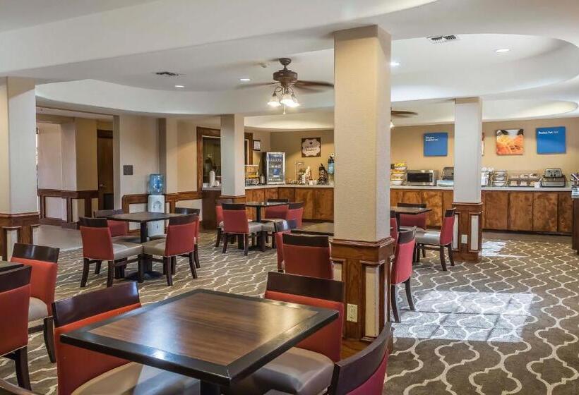 جناح, Mainstay Suites Edinburg