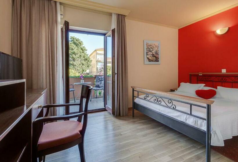 スタンダードルーム, Marinko