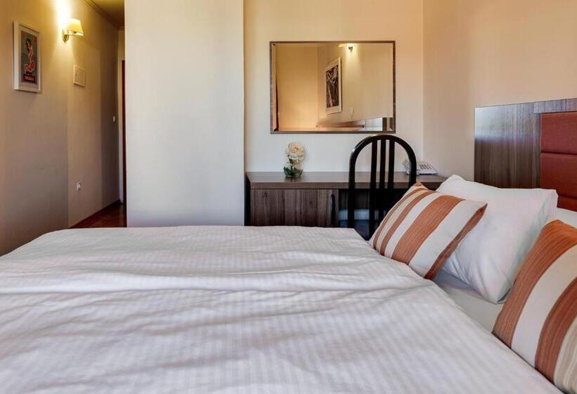 スタンダードルーム, Marinko