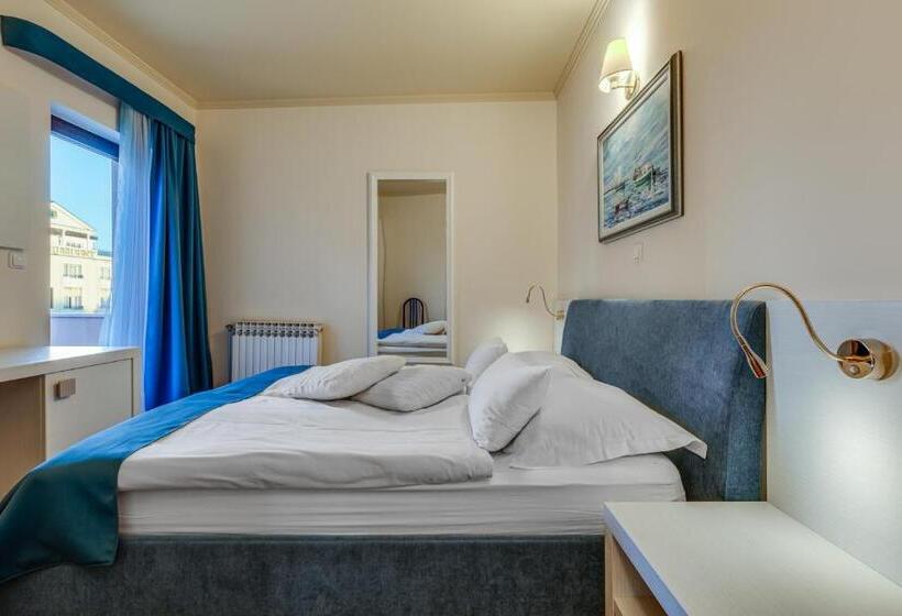 スタンダードプラスルーム, Marinko