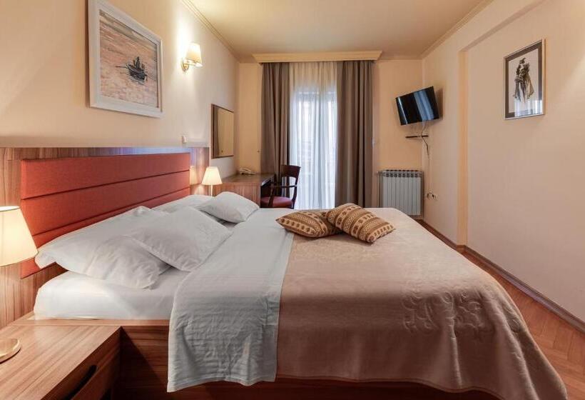 スタンダードプラスルーム, Marinko