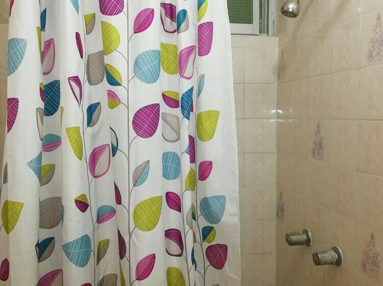 标准间, Perla Del Chira