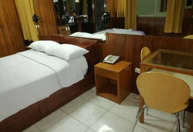 标准间, Perla Del Chira