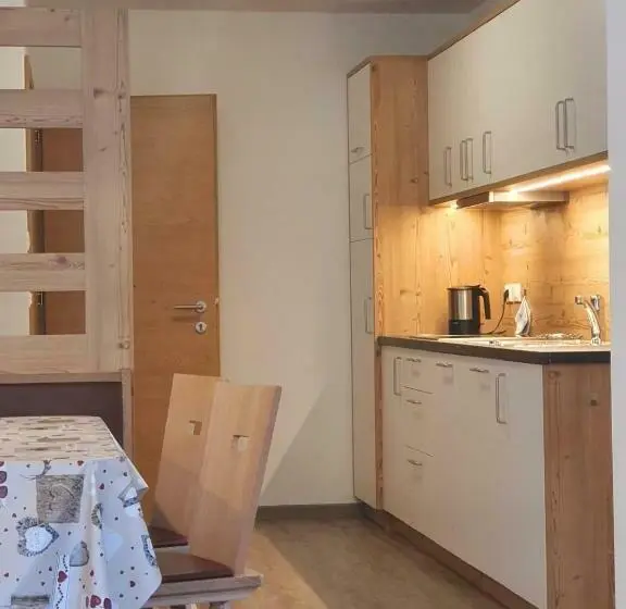 ２ベッドルームアパートメント, Residence Majarai