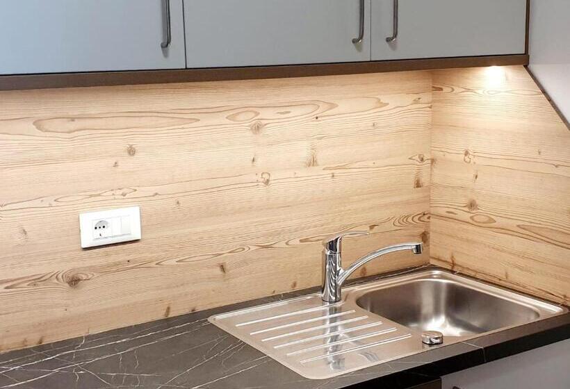 Апартаменты 1 Спальня Нижний Этаж, Residence Majarai