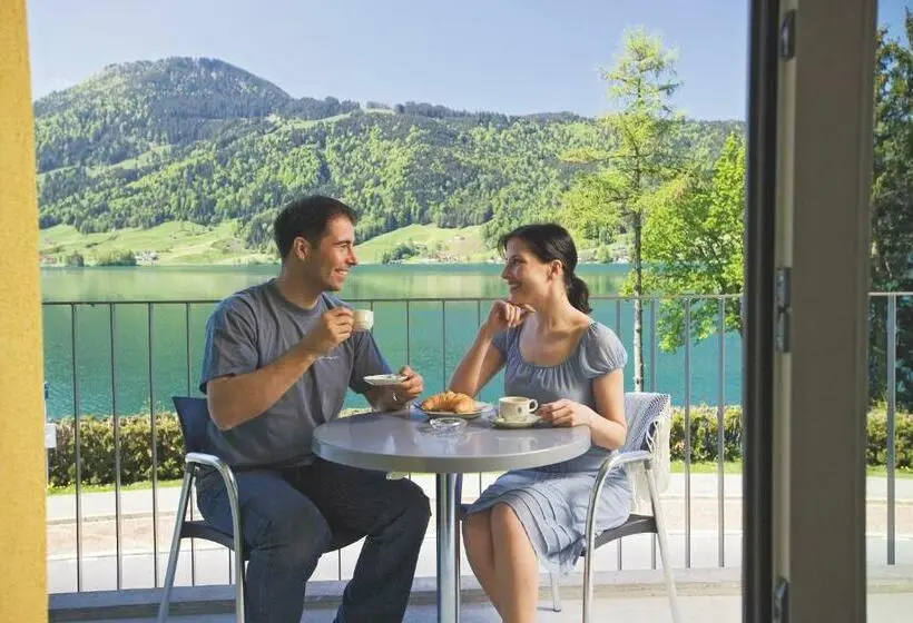 Standard-huone Järvinäkymä, Restaurant Eierhals Am ägerisee