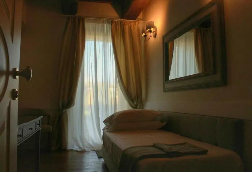 Standard Yhden Hengen Huone, San Giovanni Relais