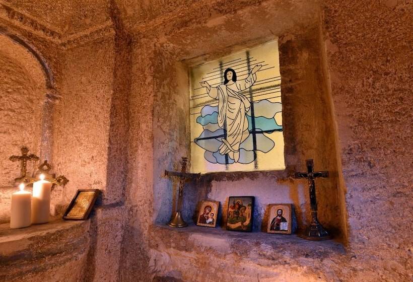 디럭스 룸, Sunak Cave